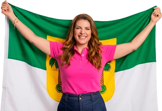 Nina Souza segurando aberta a bandeira do Rio Grande do Norte